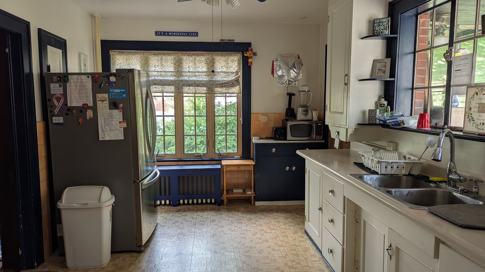 Building Photo - 78 Roe Ave