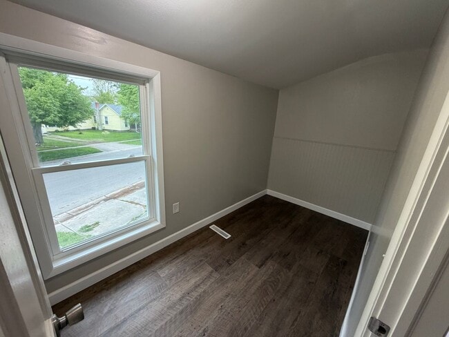 Building Photo - 3 bedroom house