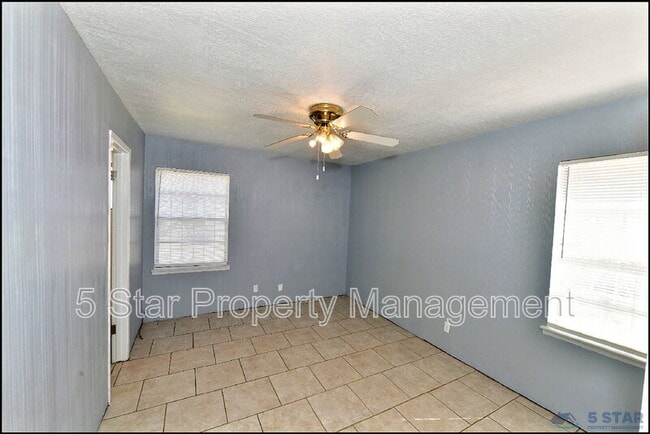 Building Photo - 5613 Creston Ave