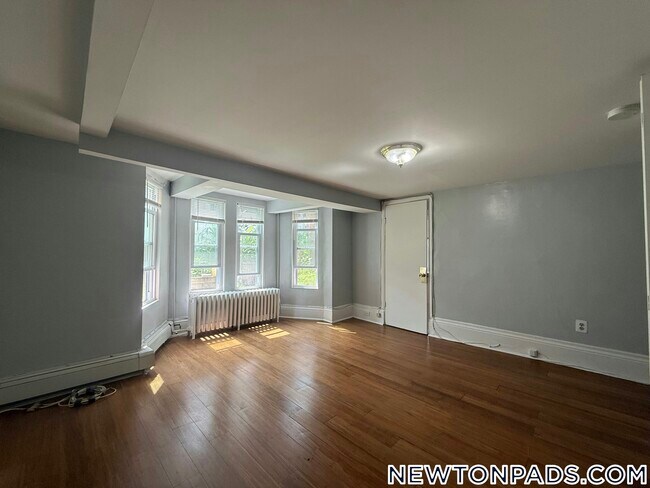 Building Photo - 44 B Jefferson St