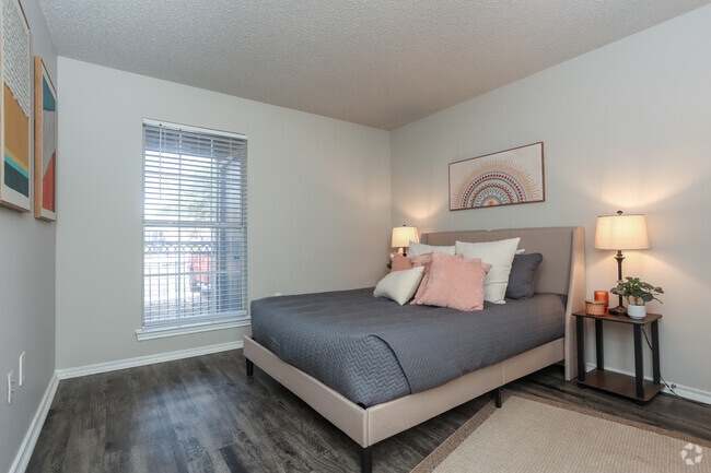 2BR, 2BA - 894SF - Primary Bedroom - GARDEN GATE PLANO