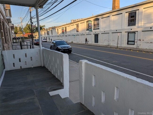 Building Photo - 90-92 W Railroad Avenue Unit