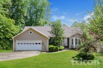 Building Photo - 325 Cypress Ln