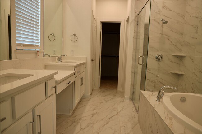 Building Photo - 27003 Golden Isle Ln