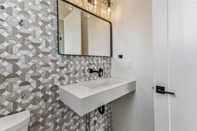 Building Photo - 3 Treasure Ln