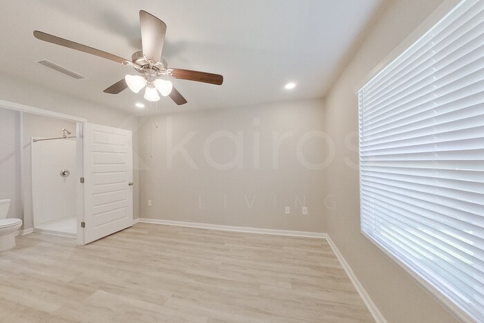 Building Photo - 122 Metalmark Dr