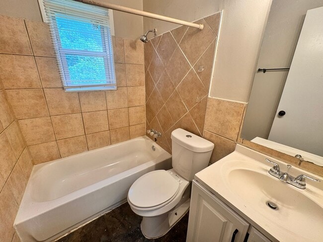 Building Photo - Available for Immediate Move In - 4 Side B...