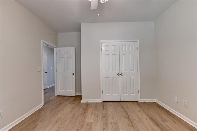 Building Photo - 2026 Merrimont Way