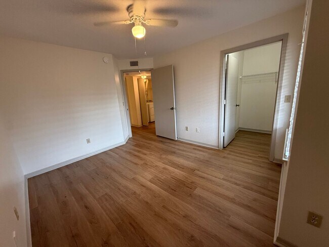Building Photo - Mesa 6 LLC - Bermuda Dunes Units