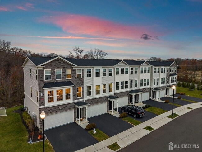 Building Photo - 1901 Swales Ct