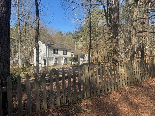 Building Photo - 1+ Acre of Wooded Privacy in Allatoona High School