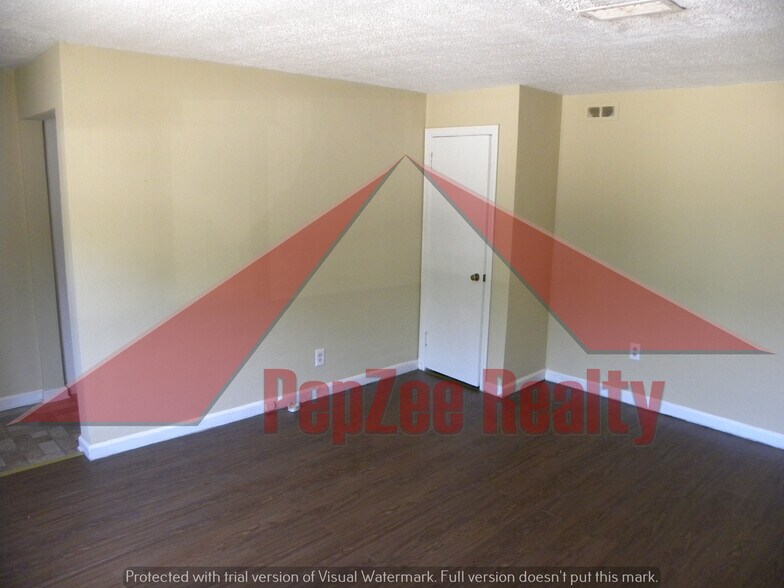 Building Photo - 2310 Wayne Ave