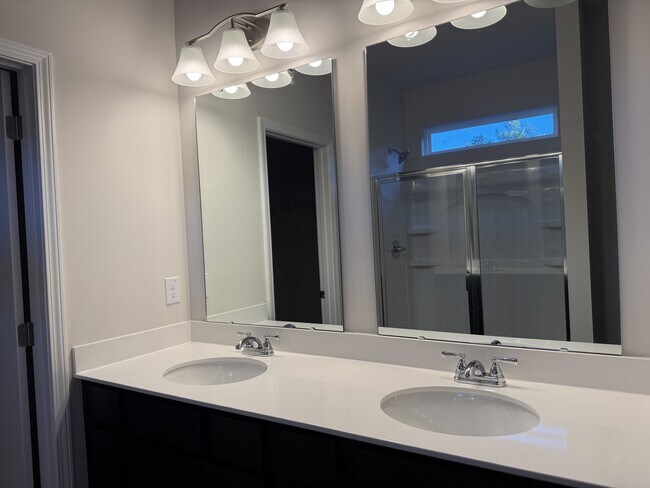 Building Photo - 303 Pintail Dr