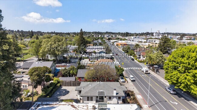 Building Photo - 612 Petaluma Blvd S