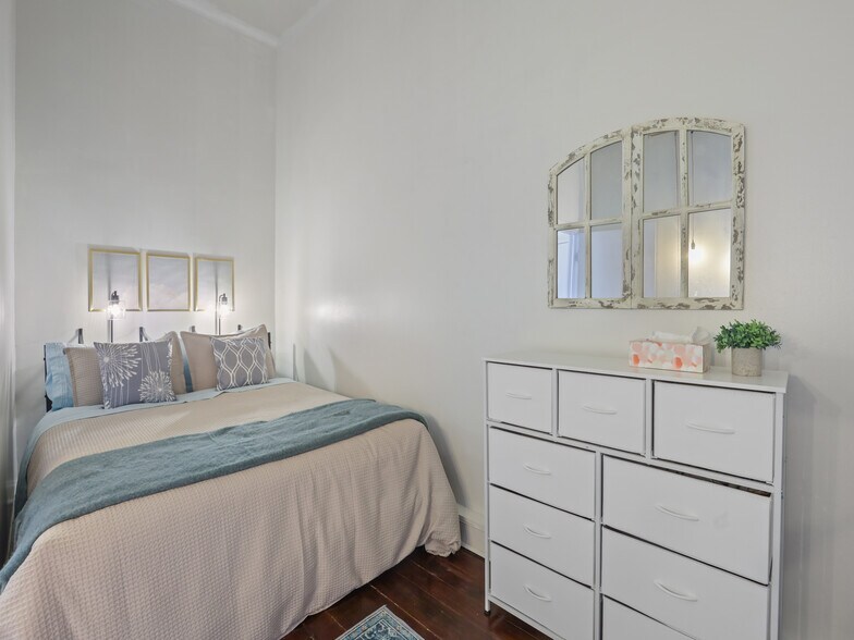 Building Photo - 66 S Front St