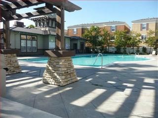 Building Photo - 844 Towne Dr