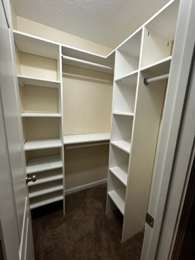 Building Photo - 4 Bedroom 2.5 Bath unfurnished home in Nautical Reach Neighborhood