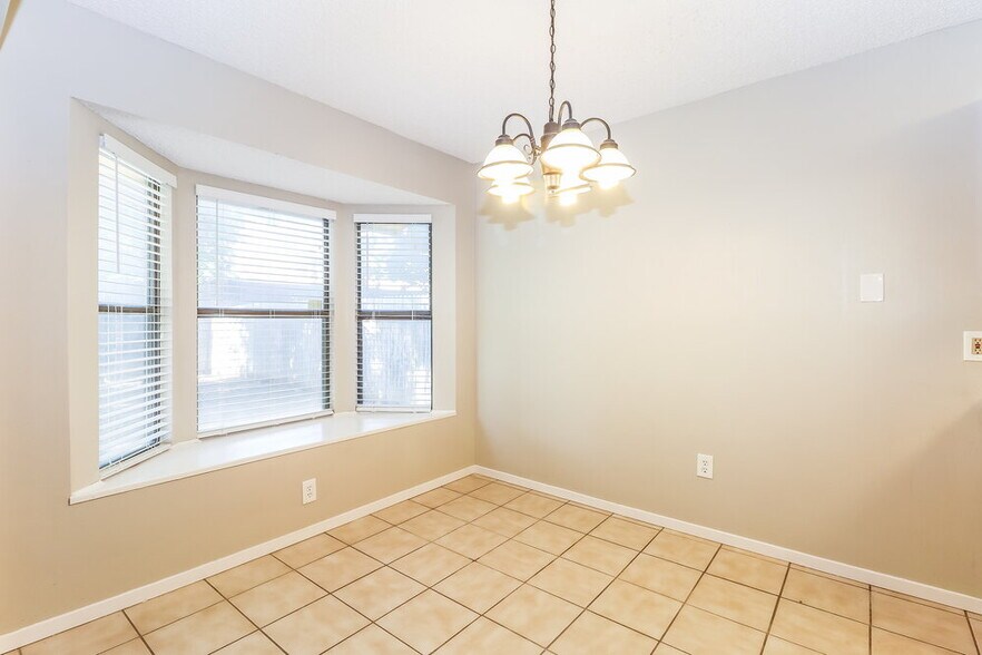 Building Photo - 6214 Lotus Dr