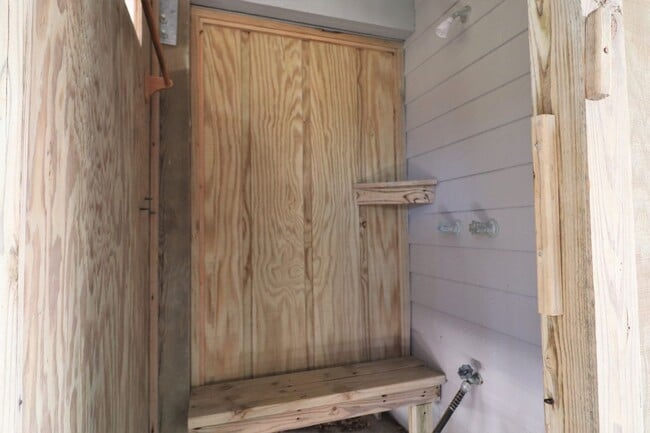 Building Photo - OFF SEASON RENTAL- Turtle Cove Community