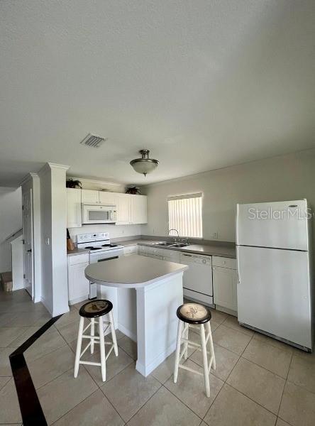 Building Photo - 2884 Club Cortile Cir
