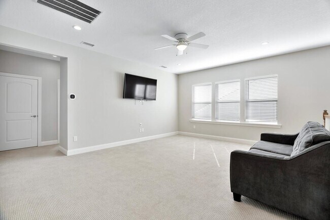 Building Photo - 147 Cool Spgs Ave