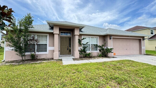 Building Photo - Split Floor plan 3/2 in Poinciana