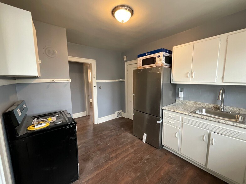 Building Photo - 14014 Edgewood Ave