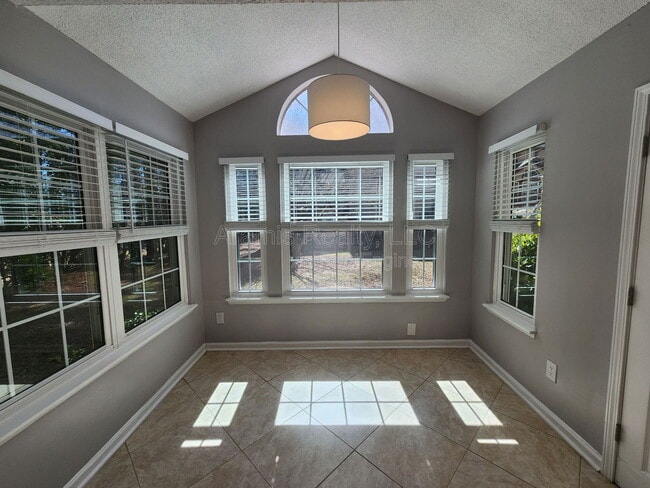 Building Photo - 311 Hawkstone Way