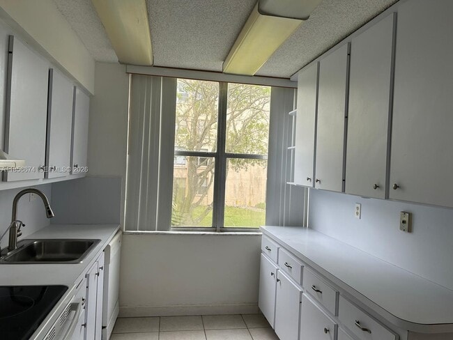 Building Photo - 3651 Environ Blvd