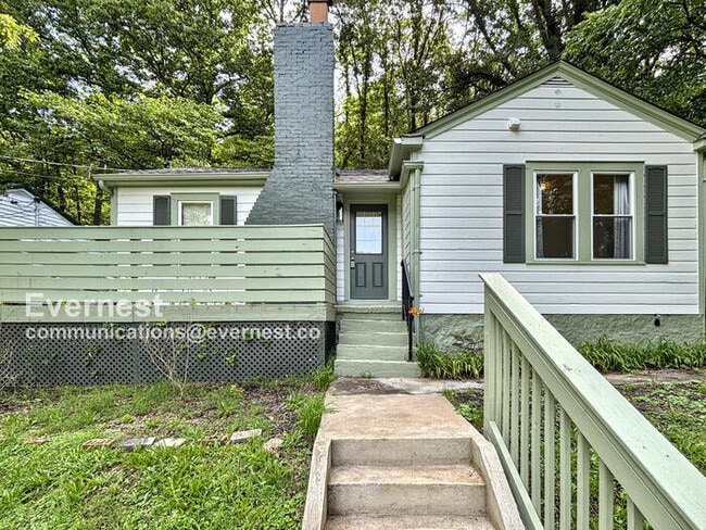 Primary Photo - 4422 Edelweiss St