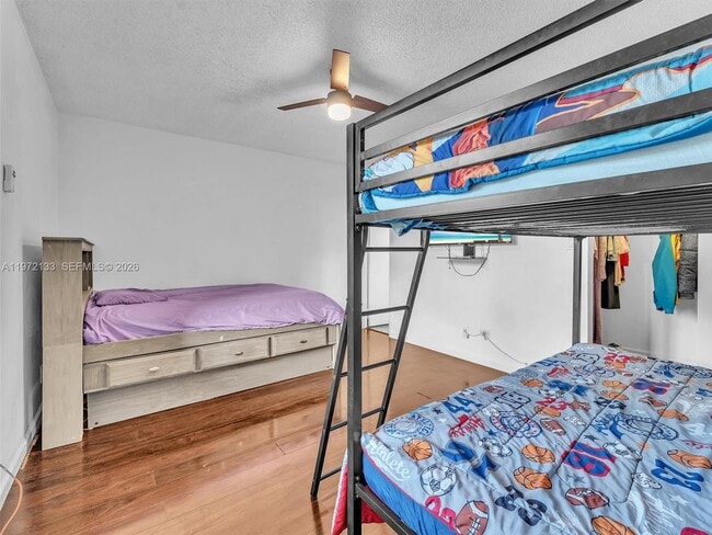 Building Photo - 6201 N Falls Cir Dr