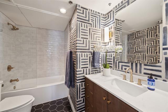 Building Photo - 3831 Turtle Creek Blvd