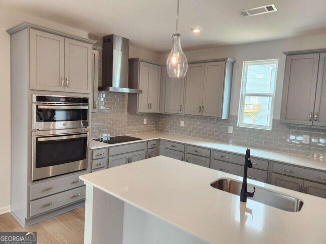 Building Photo - 821 York Aly