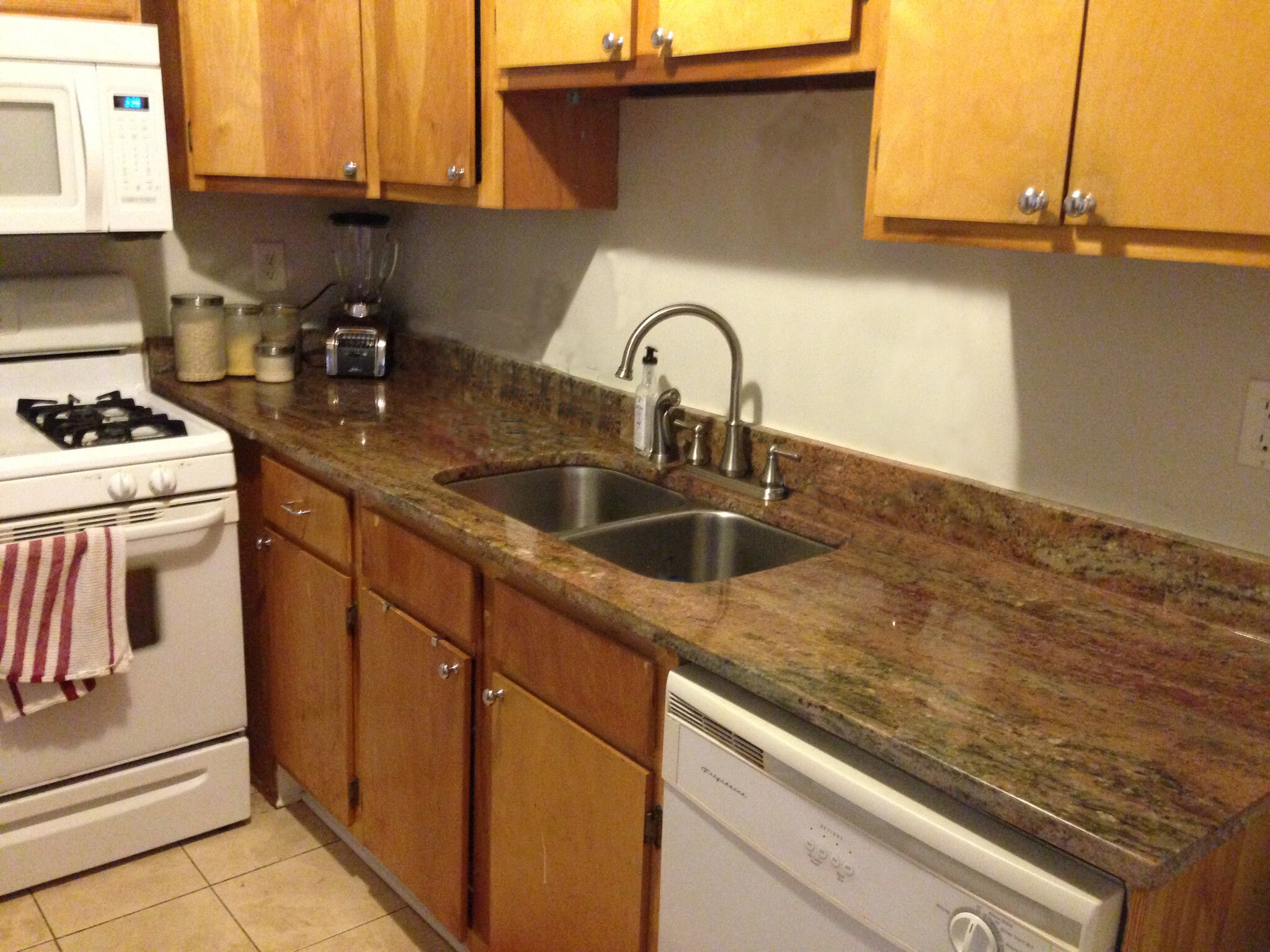 kitchen with granite counters - 16 Reid St