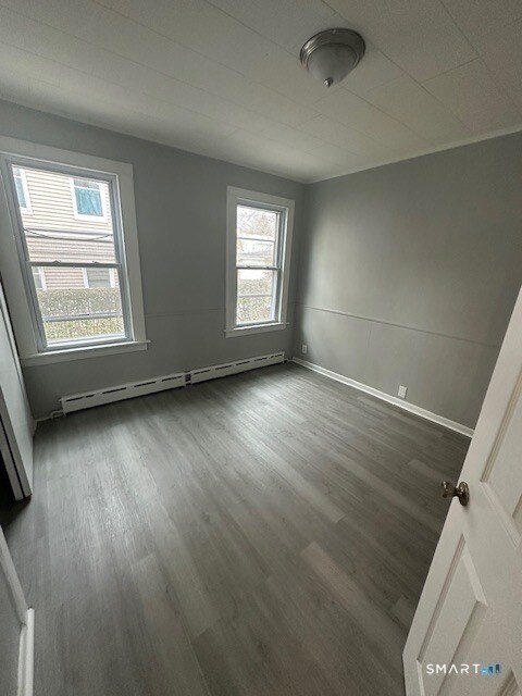 Building Photo - 77 Alma St