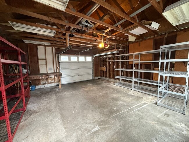 Building Photo - White Center Home