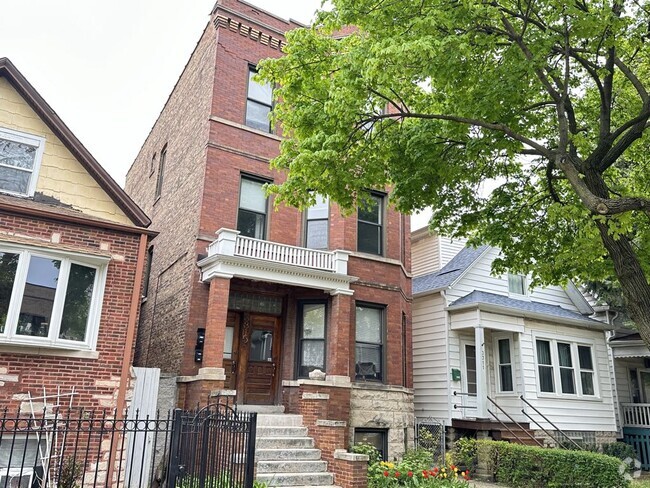 Building Photo - 3315 N Albany Ave