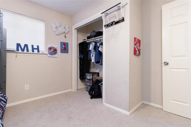 Building Photo - 4406 Rosegate Dr