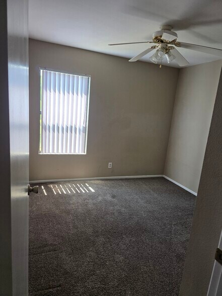 Building Photo - 9378 Twin Trails Dr