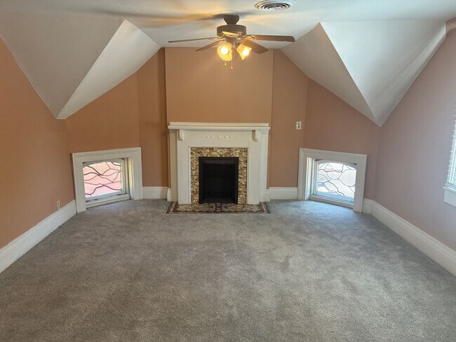 Building Photo - 1454