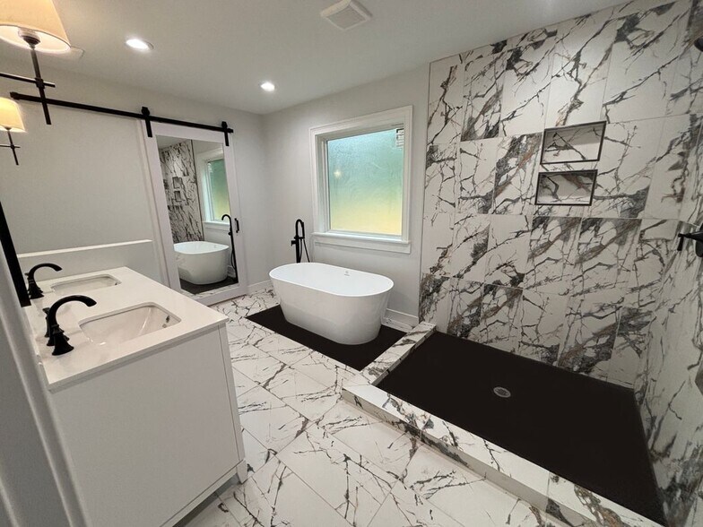 Building Photo - 1389 Lanvale Dr SW