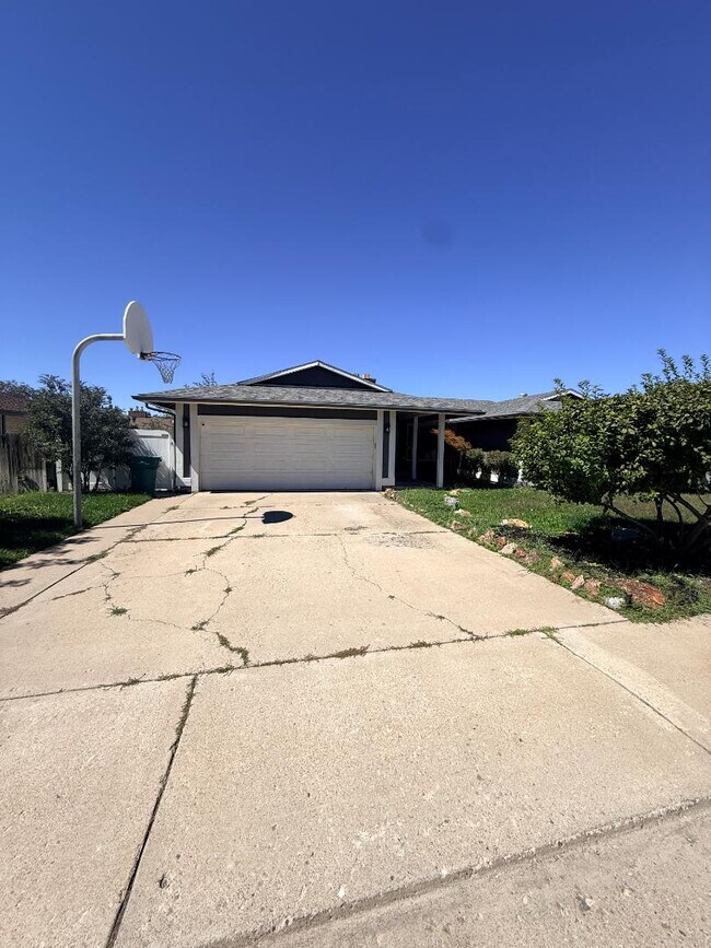Building Photo - 558 S 440 W St