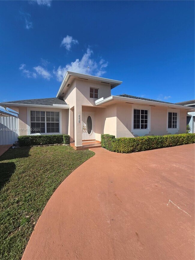 Building Photo - 894 NW 134th Pl