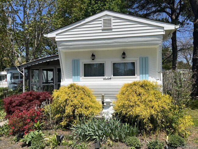 Building Photo - 525 Riverleigh Ave