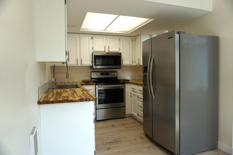 Kitchen - 7218 NE 16th Ave