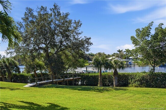 Building Photo - 109 SE Fiore Bello