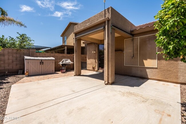 Building Photo - 2177 W Agrarian Hills Dr
