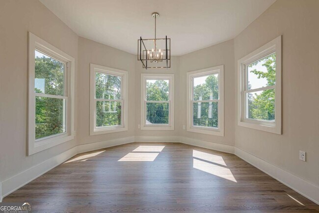 Building Photo - 2555 Chattahoochee Ln