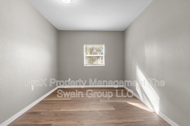 Building Photo - 515 S Charleston Ave