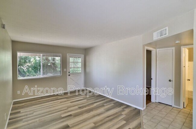 Building Photo - 2323 S College Ave